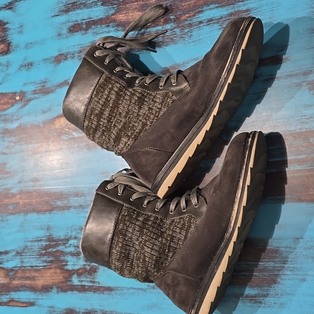 Muk Luk fleece lined boots